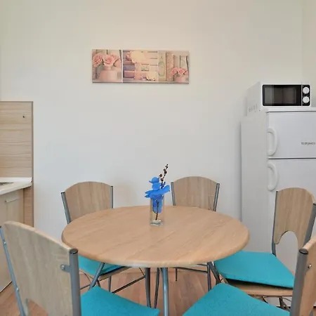 Apartment Ferienwohnung Fuer 5 Personen Ca 46 Qm In Sijana, Istrien Istrische Riviera *