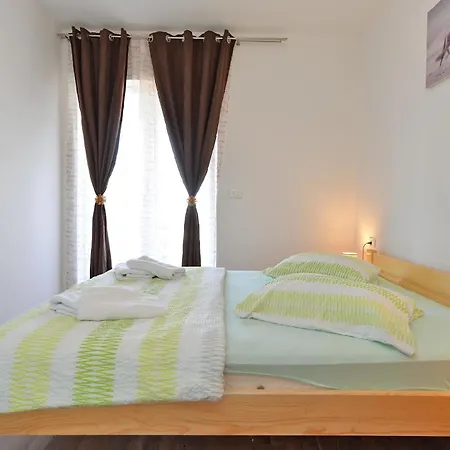 Ferienwohnung Fuer 5 Personen Ca 46 Qm In Sijana, Istrien Istrische Riviera Apartment