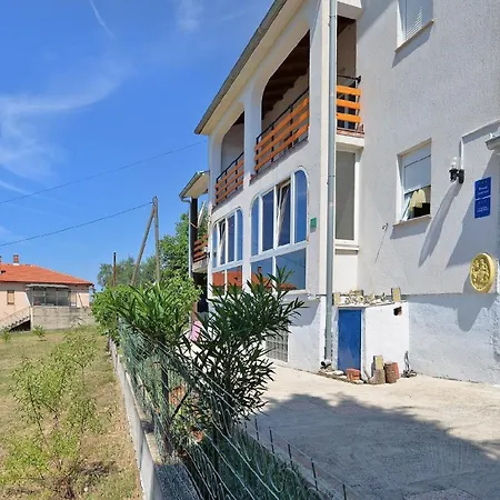 Apartment Ferienwohnung Fuer 5 Personen Ca 46 Qm In Sijana, Istrien Istrische Riviera